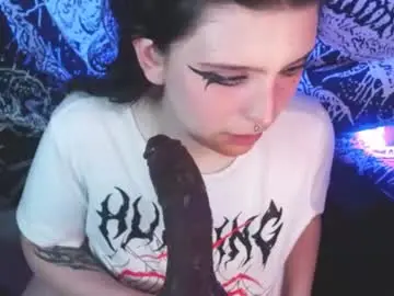 Chaturbate Live Sex Cam of mikaskullcs