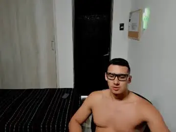 Chaturbate Live Porn of travis_bakerr