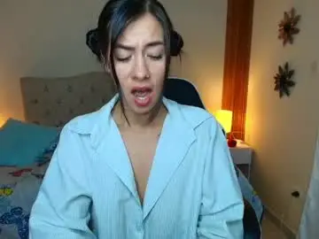 Chaturbate Live Sex Cam of emiily_skinny