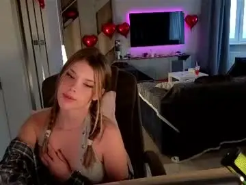 Chaturbate Live Sex Cam of bitter_moon