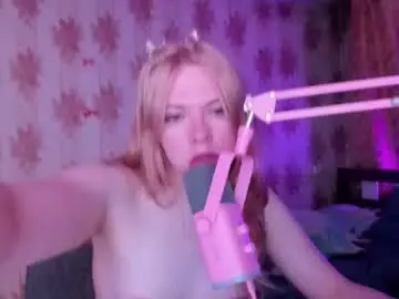 Chaturbate Live Sex Cam of cutie_bambi_