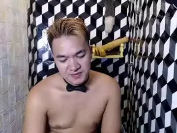 Chaturbate Live Sex Cam of petitehugecockxnxxx