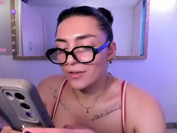 Chaturbate Live Sex Cam of _ericavanderhill_