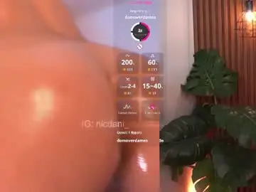 Chaturbate Live Sex Cam of nicdani_1