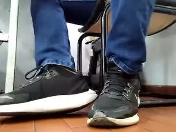 Chaturbate Live Porn of waltherfeet_