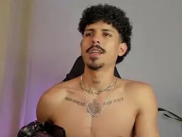 Chaturbate Live Sex Cam of lukeetaylor_