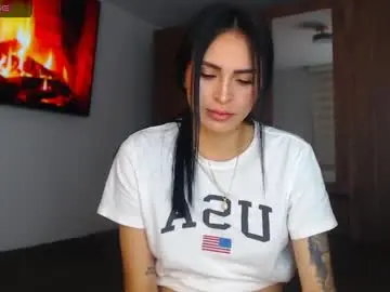 Chaturbate Live Sex Cam of petite_linda