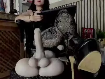 Chaturbate Live Sex Cam of madame_ibby