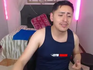 Chaturbate Best live sex cam show of alex_levi