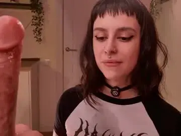 Chaturbate Free Porn Cam of hugme_