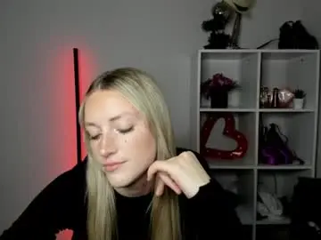 Chaturbate Free Live Porn of evelynblond