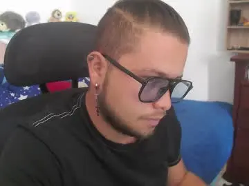 Chaturbate Nude Webcam of johanleonsweetboy