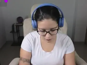 Chaturbate Live Sex Cam of moonwoman_