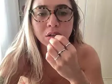 Chaturbate Adult Video Chat of lailayourangel