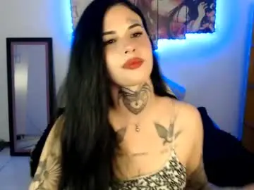 Chaturbate Live Sex Cam of maddy_vicius19
