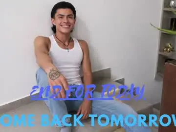 Chaturbate Live Sex Cam of caliboyheat