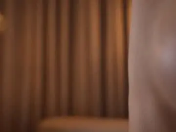 Chaturbate Live Sex Cam of emyii