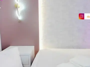 Chaturbate Live Sex Cam of dulce_glow_