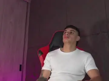 Chaturbate Live Sex Cam of joseph__boy