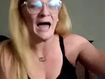 Chaturbate Free Porn Cam of goldendoll1704