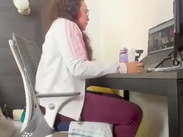 Chaturbate Live Porn of nathalyrae41
