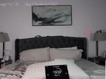 Chaturbate Live Sex Cam of ari_lovexo