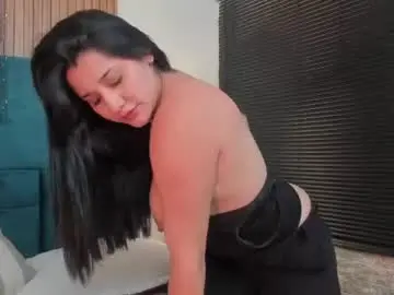 Chaturbate Live Sex Cam of dalia_alissa