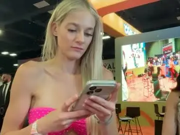 Chaturbate Live Sex Cam of alexispaige06