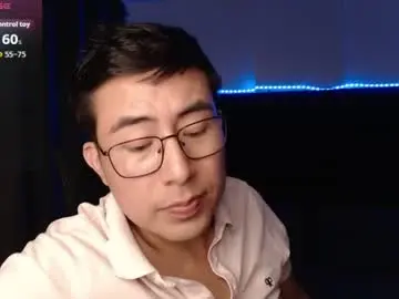 Chaturbate Live Porn of andrewmhilton_