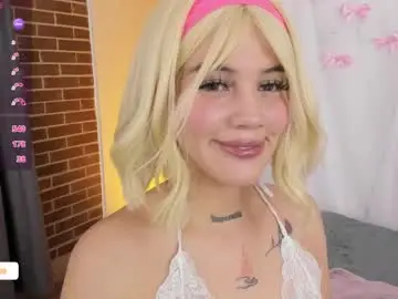 Chaturbate Live Sex Cam of samantha_browwnn