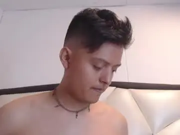 Chaturbate Live Sex Cam of kevin_charless