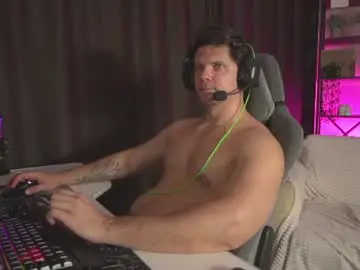 Chaturbate Live Sex Cam of rus_adventure
