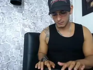 Chaturbate Best live sex cam show of chris_dick2