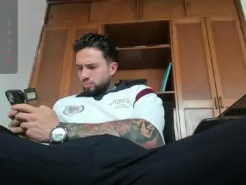 Chaturbate Live Sex Cam of master_steven_01