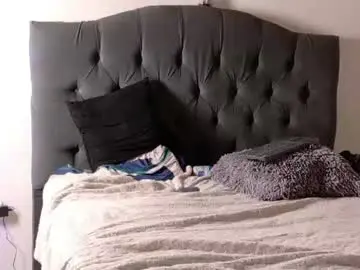 Chaturbate Free Live Porn of harry_brown2324