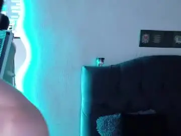 Chaturbate Sex Cam of harry_brown2324
