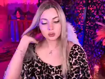 Chaturbate Sex Cam of hyileyclark