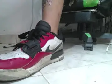 Chaturbate Free Live Porn of srfindomfeet_