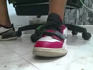 Chaturbate Adult Webcam of srfindomfeet_