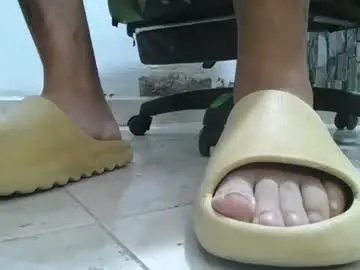 Chaturbate Live Sex of srfindomfeet_