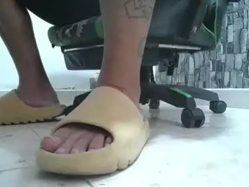 Chaturbate Live Sex of srfindomfeet_