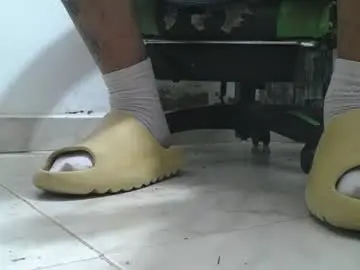 Chaturbate Watch Live Sex Cams of srfindomfeet_