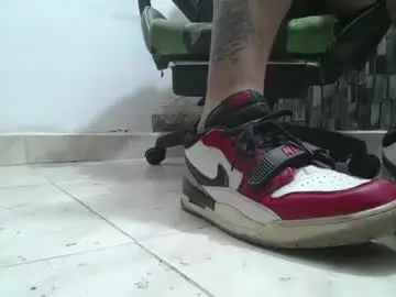 Chaturbate Live Porn of srfindomfeet_
