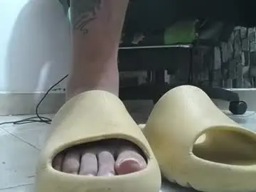 Chaturbate Best Webcam of srfindomfeet_