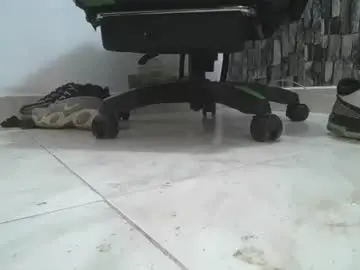 Chaturbate Best live sex cam show of srfindomfeet_