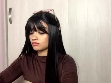 Chaturbate Free Live Porn of rossemoon16