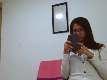 Chaturbate Nude Webcam of emily_loperaa