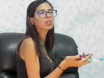 Chaturbate Sex Cam of emily_loperaa