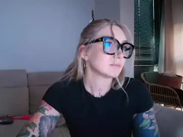 Chaturbate Live Sex Cam of tattoobbgirl