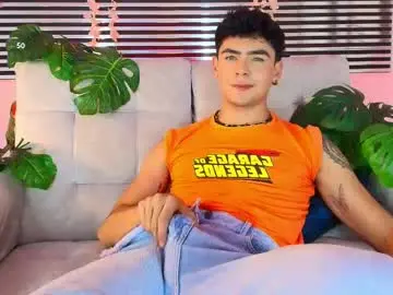 Chaturbate Free Porn Cam of camilo_xcam